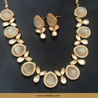 White Kundan Traditional Necklace Set - Antique Gold