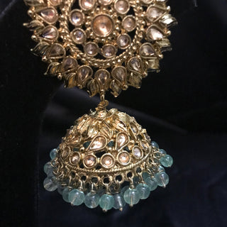 MEHAR Antique Gold Earrings & Tikka - Golden Minty