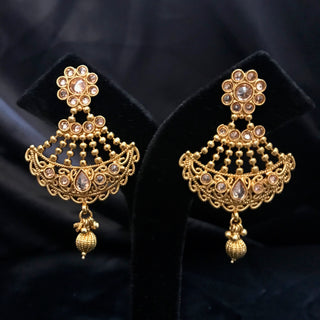 Antique Gold Earring & Tikka Set - Golden