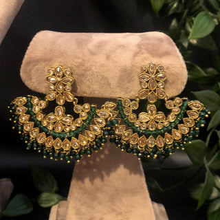 Pearly Antique Gold Necklace Set (Necklace, Earrings, Tikka) - Golden / Emerald Green