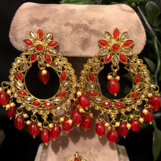 Pearly Antique Gold Necklace Set (Necklace, Earrings, Tikka) - Golden / Red