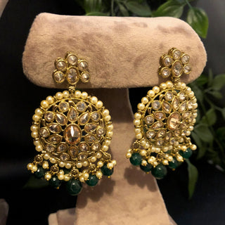 Pearly Antique Gold Necklace Set (Necklace, Earrings, Tikka) - Gold / Emerald Green