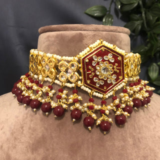 Pearly Antique Gold Necklace Set (Necklace, Earrings, Tikka) - Gold / Maroon