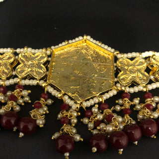 Pearly Antique Gold Necklace Set (Necklace, Earrings, Tikka) - Gold / Maroon