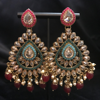 MAHIRA Antique Gold Earring & Tikka Set - Multi